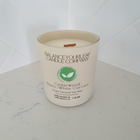 Cedarwood Blanc & White Currant 12 oz. Wood wick candle includes Bag & Matches - Picture 1 of 7